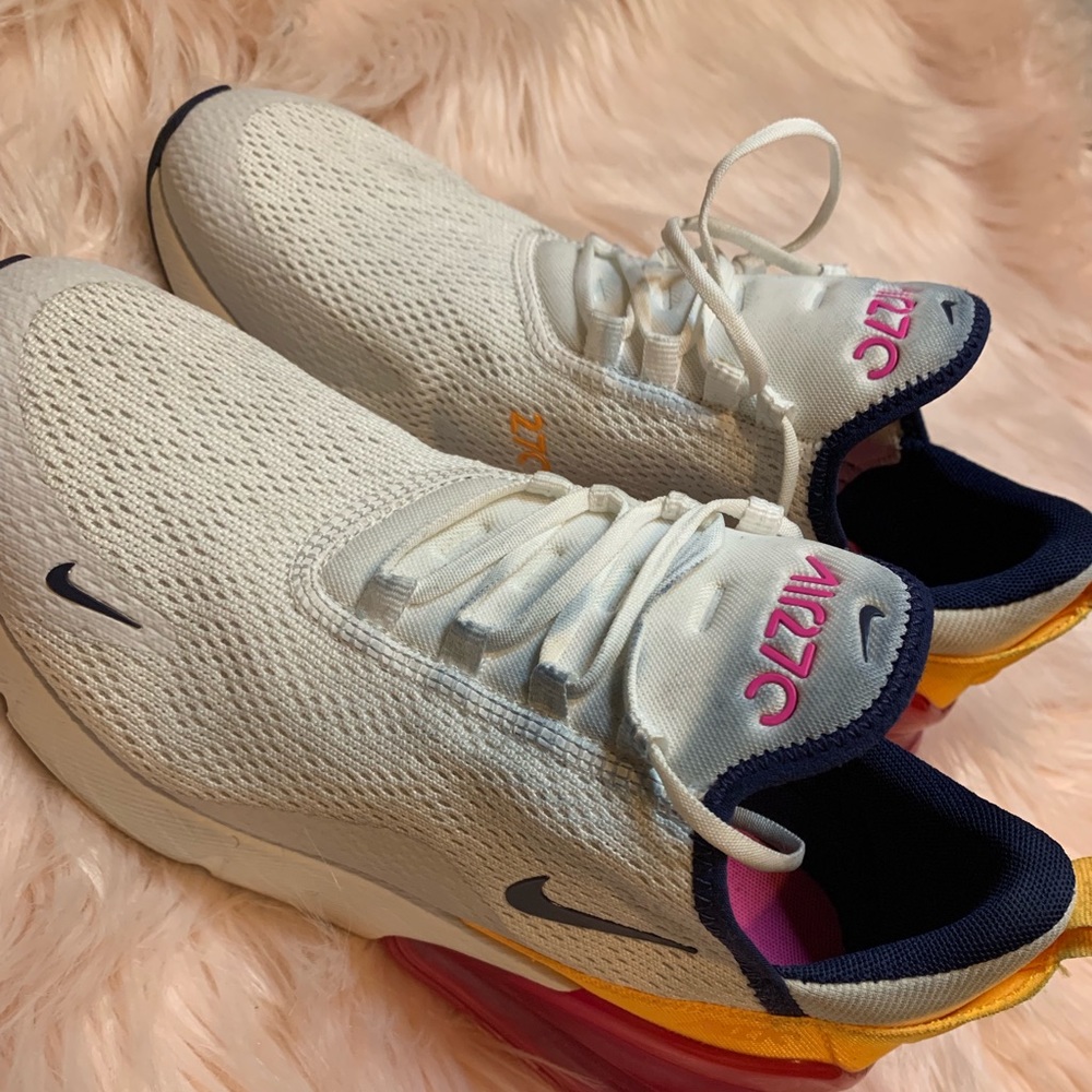Nike women’s 270